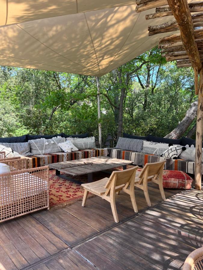 La Bastide Des Grands Chenes Bed & Breakfast Lambesc Exterior photo