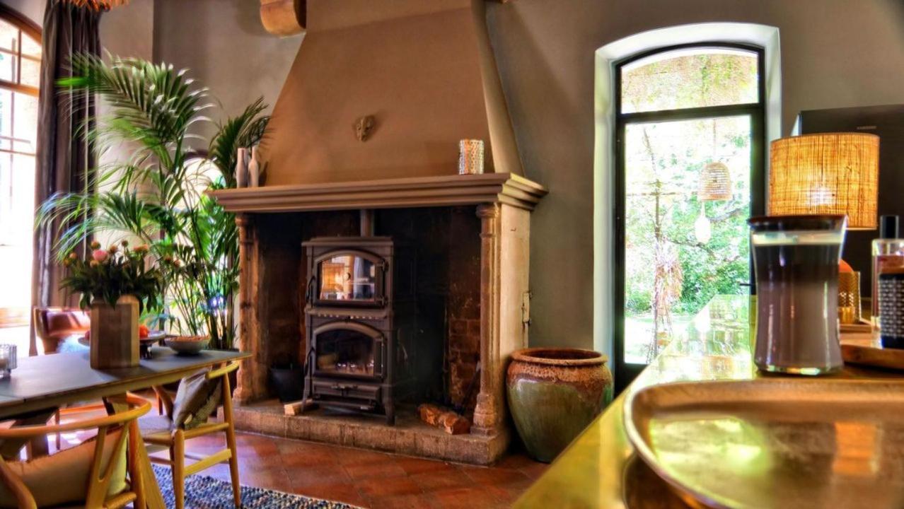 La Bastide Des Grands Chenes Bed & Breakfast Lambesc Exterior photo